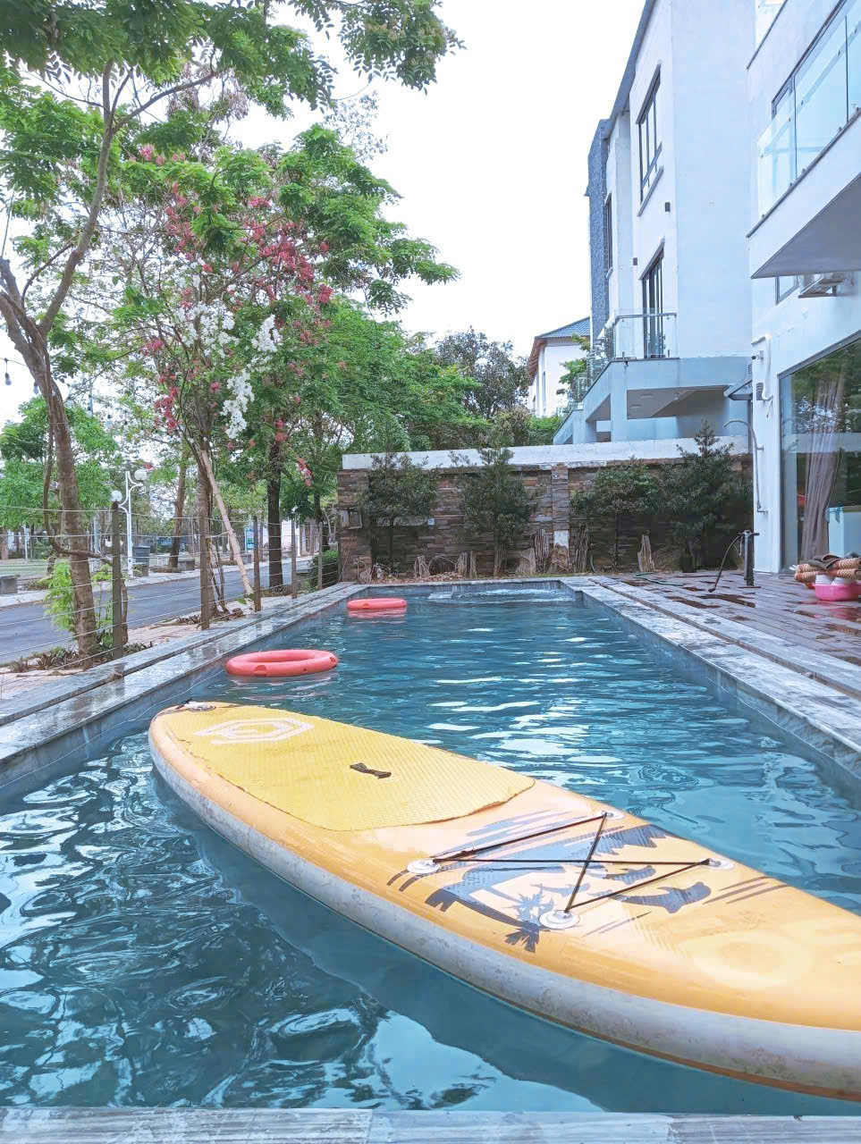 Biệt thự 8 phòng view sân Golf bể bơi siêu rộng - Ảnh 5